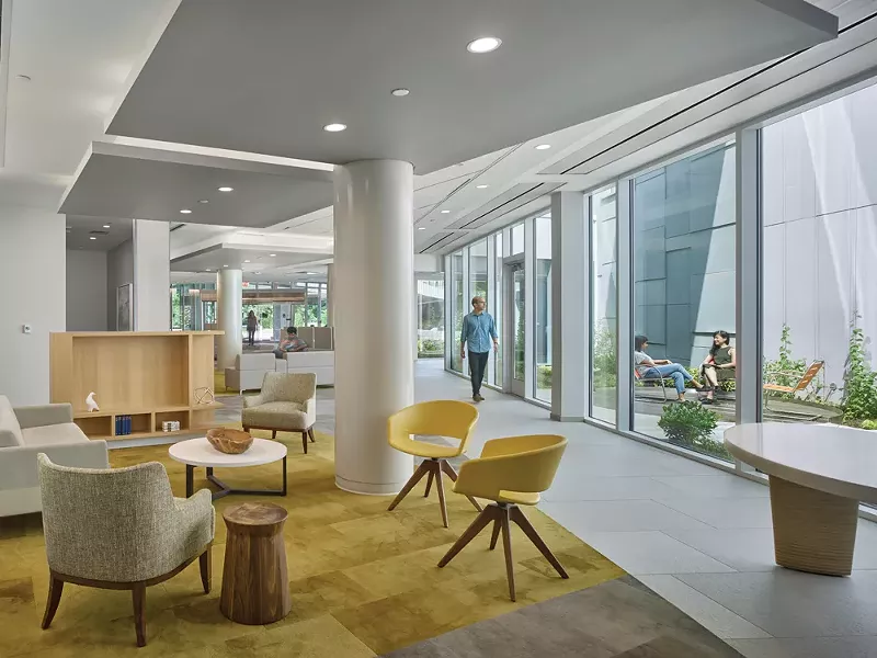 Indoor and outdoor spaces promote wellbeing at Memorial Sloan Kettering Monmouth Outpatient Center, also designed by Guenther. - PHOTO: HALKIN MASON PHOTOGRAPHY