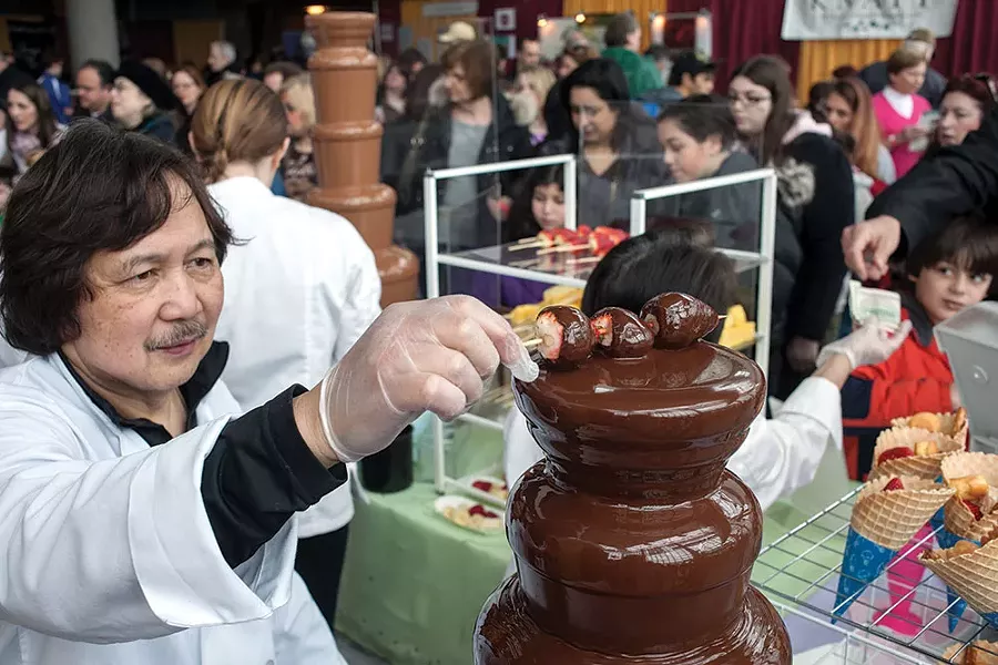 sl_chocolate-expo_chocolate-fountain.jpg