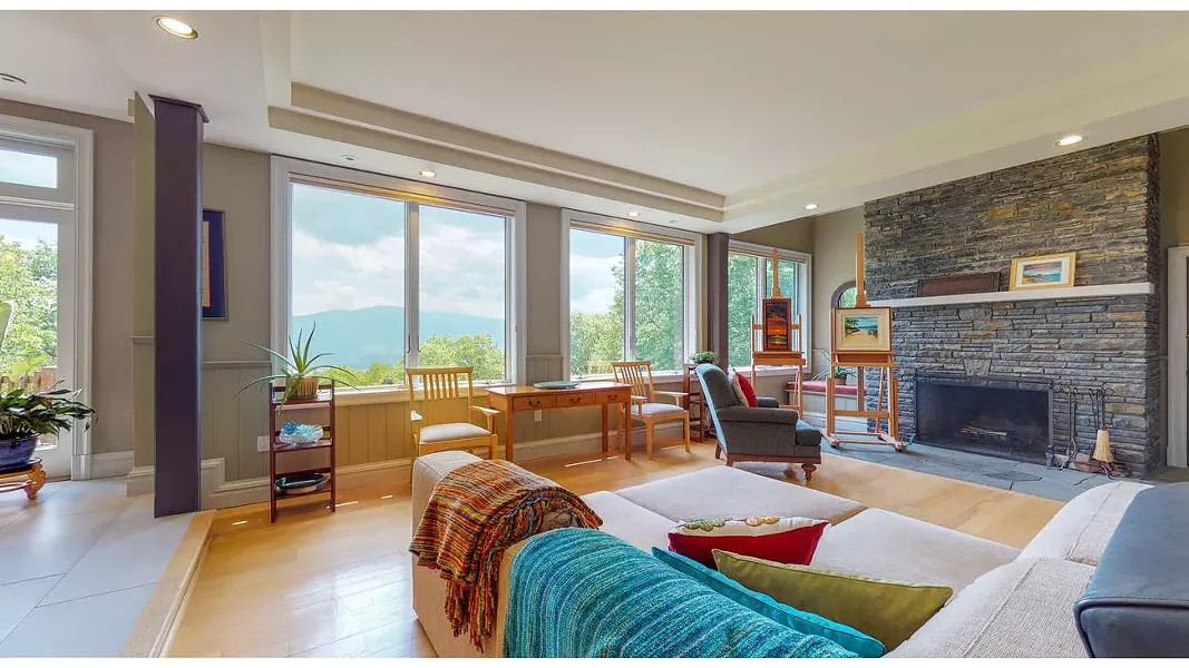 PHOTOS COURTESY OF HUDSON VIRTUAL TOURS LLC.
