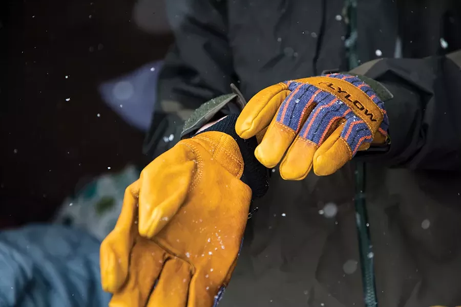 00_gifts_potter-brothers_gloves.jpg