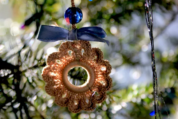 600_crochet_ornament2_edit_dec2016_img_7936.jpg