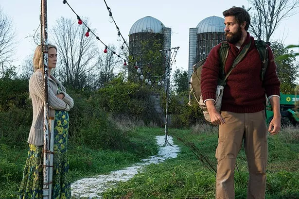 John Krasinski and Emily Blunt in A Quiet Place (2018) - JONNY COURNOYER © 2018 PARAMOUNT PICTURES. ALL RIGHTS RESERVED.