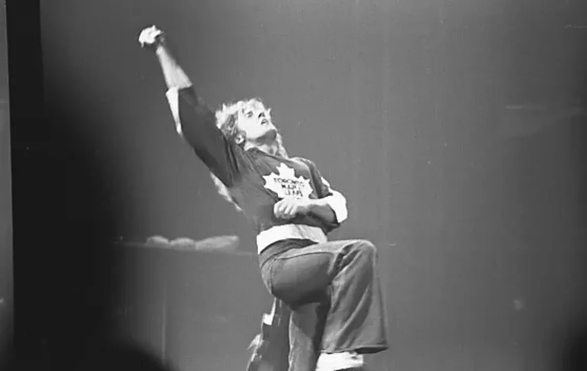 Stream 1973 The Who Concert to Remember Cincinnati Victims, Raise Scholarship Funds - Vimarsana News