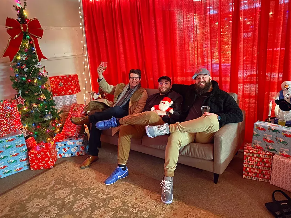 'Elves on Elder' Brings the Shillito's Elves and a Themed Pop-Up Bar to Findlay Market - Vimarsana News