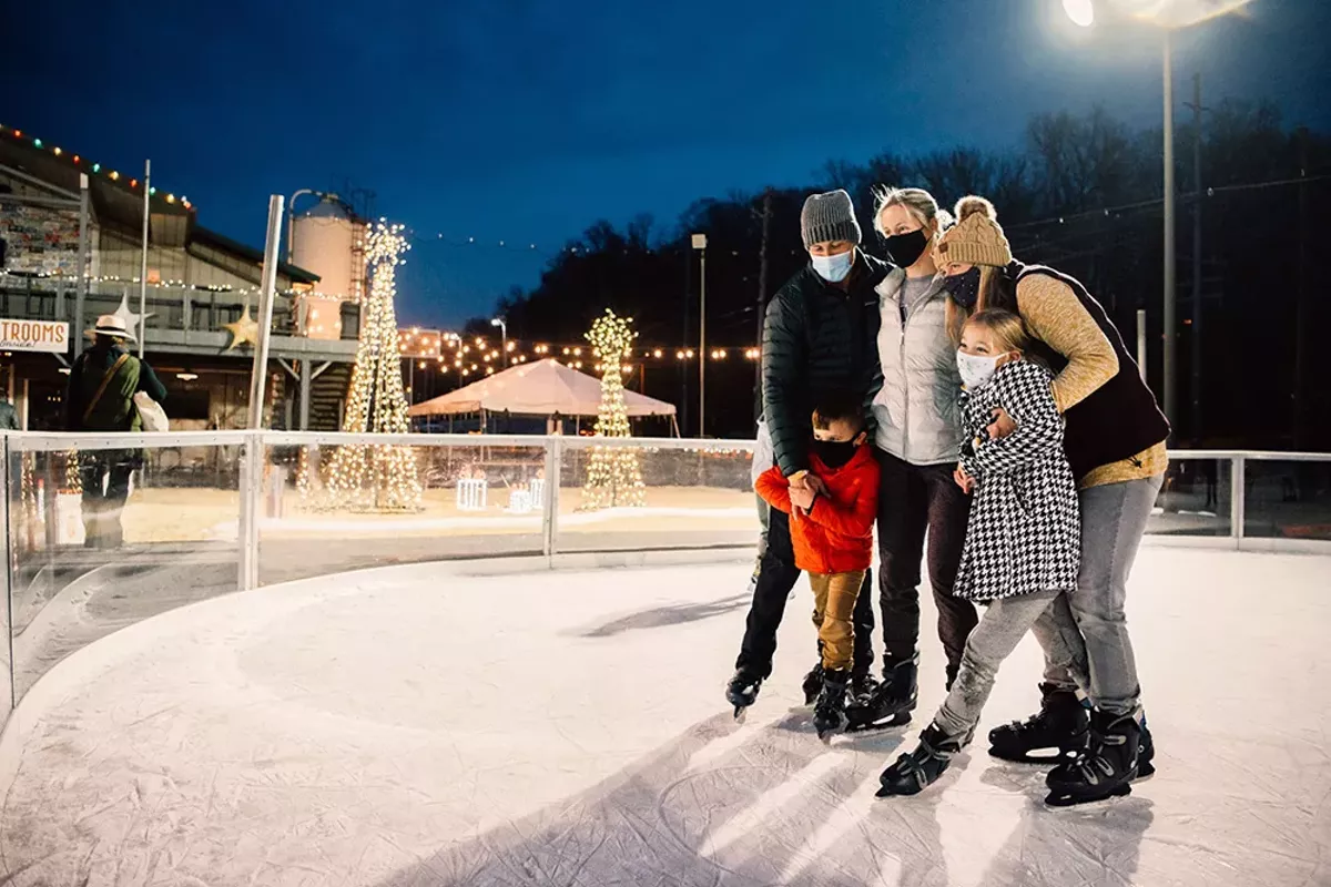 Three Outdoor Cincinnati Ice Rinks to Skate On This Winter - Vimarsana News