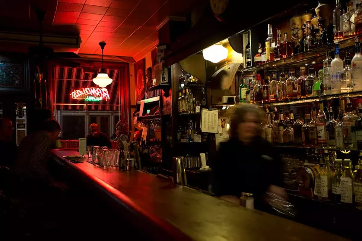 Cincinnati's Oldest Bar, Arnold's Bar & Grill Is Hosting a 160 Year Anniversary Party | Drinks News | Cincinnati - Vimarsana News
