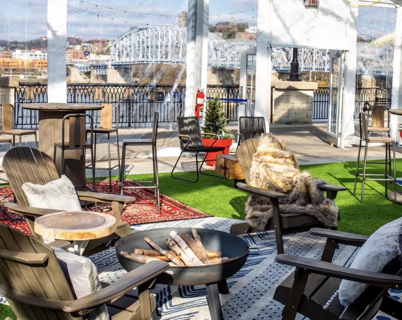 Cincinnati Restaurants Bars With Igloos Heated Patios And Fire Pits For Outdoor Drinking Cincinnati Cincinnati Citybeat