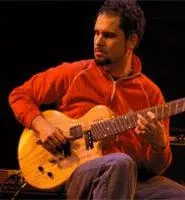 Charlie Hunter, man of many strings.