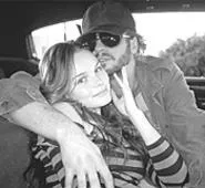 Kate Bosworth plays the girlfriend of the creepy and - despicable John Holmes (Val Kilmer).