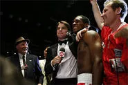 Makin' like Daddy: Josh Hartnett gives ringside congrats to Jesse Lipscombe.