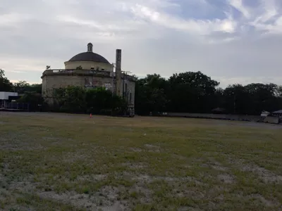 The corner of West 117th and Clifton is now a grassy lot, save for the vacant Fifth Church of Christ Scientist located along Lake Avenue to the north. The corner of West 117th and Clifton is now a grassy lot, save for the vacant Fifth Church of Christ Scientist located along Lake Avenue to the north.