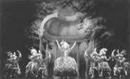 The Scarlet Pimpernel: Fantastic imagery set - to fantastically insipid songs.