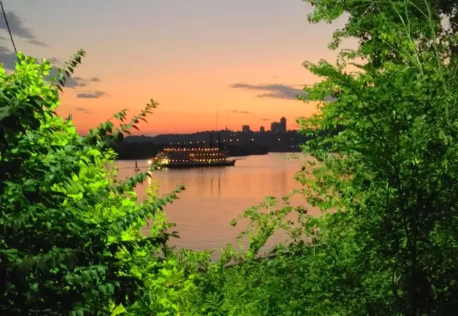 THE OHIO RIVER, PHOTO BY NICK SWARTSELL