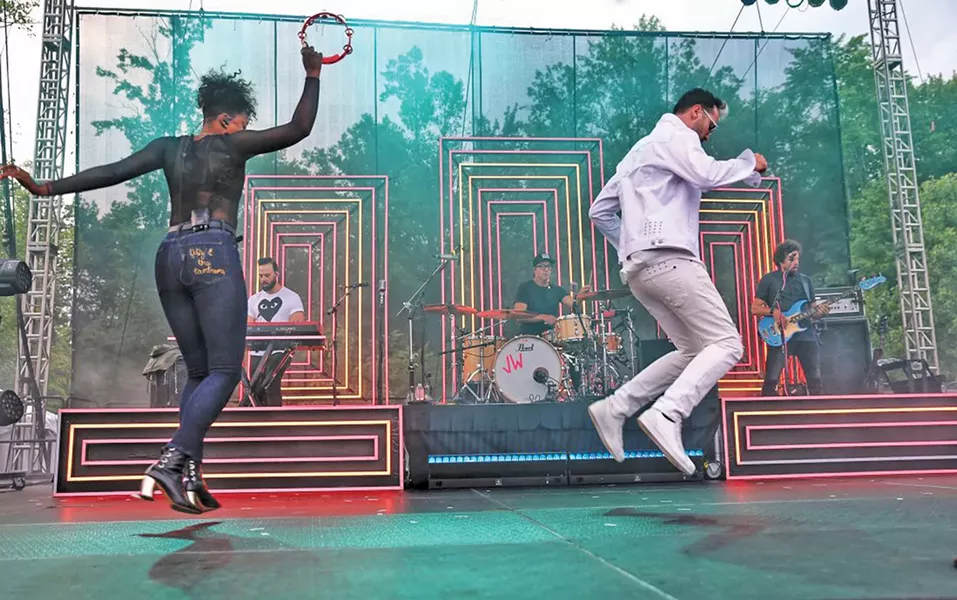 Laurelive - PHOTO BY CHAD COCHRAN