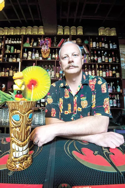 Stefan Was, Porco Lounge - PHOTO BY KEN BLAZE