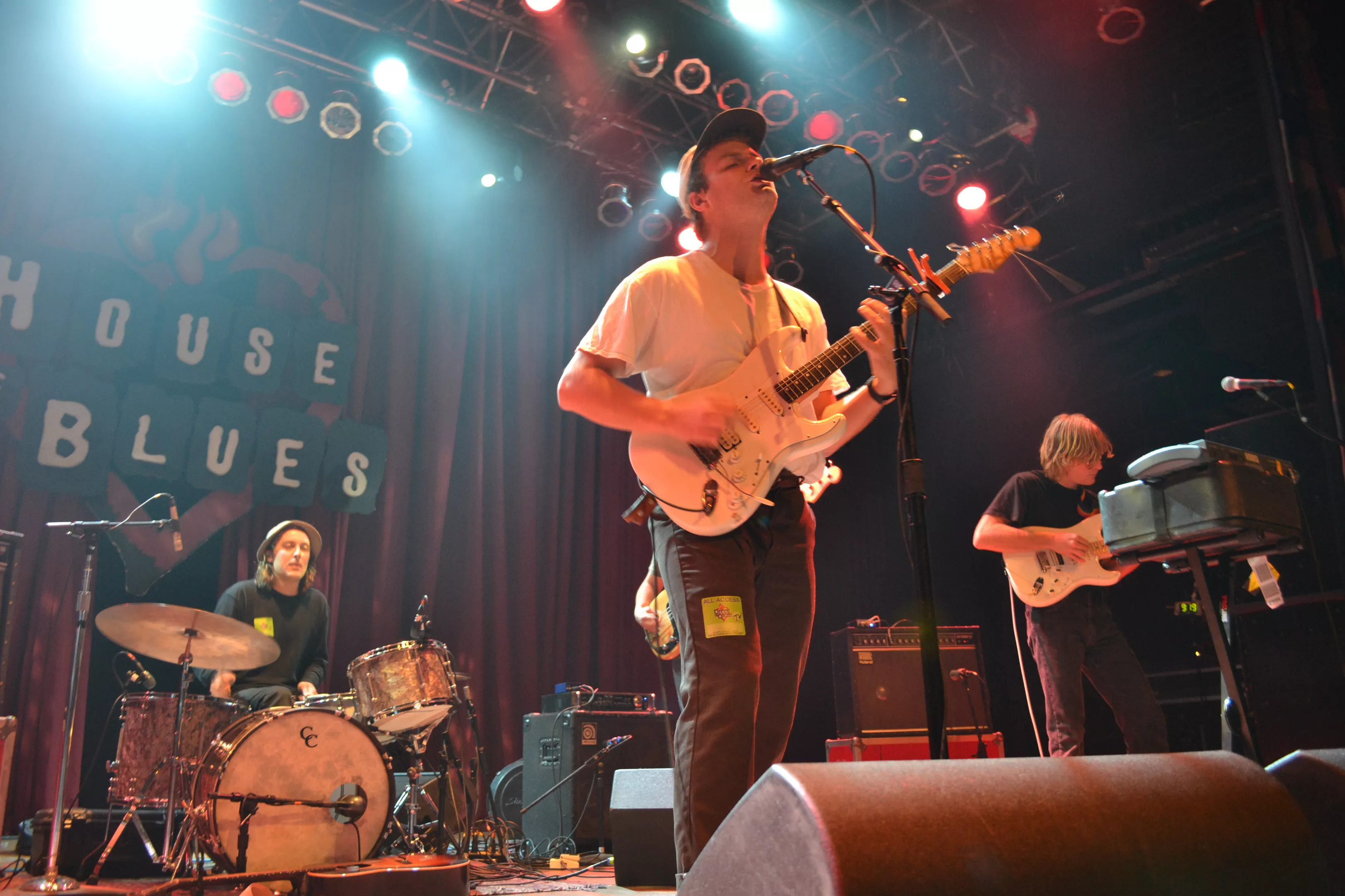 slacker mac demarco proves his star power at house of blues slacker mac demarco proves his star power at house of blues
