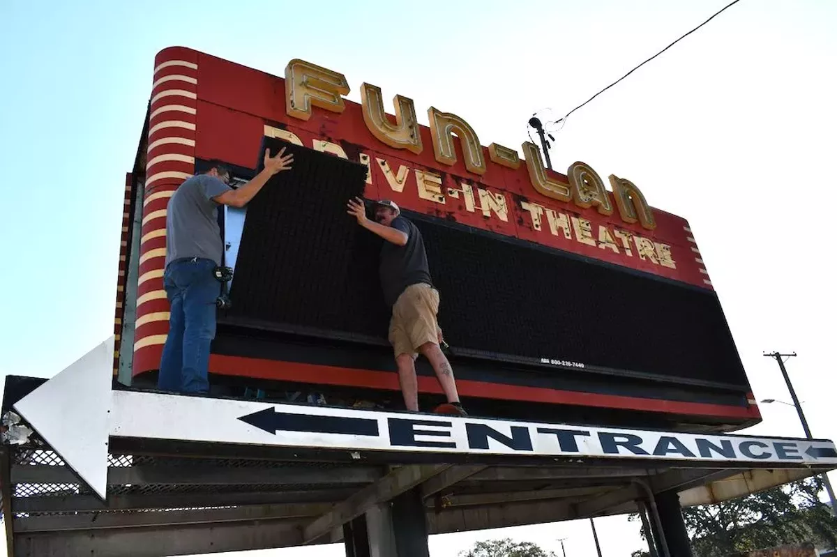 Tampa artist collective Crab Devil will preserve Fun-Lan's iconic entrance sign - Vimarsana News