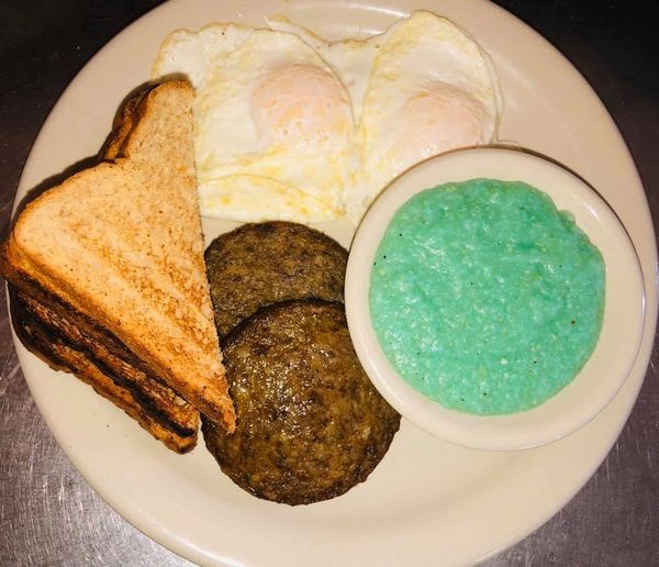 Green grits and breakfast at Clary's Cafe