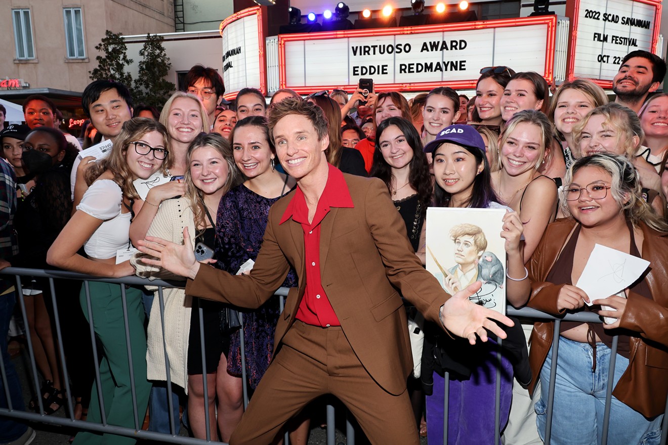 Eddie Redmayne poses with fans during The 25th SCAD Savannah Film Festival – Red Carpet, Award Presentations to Eddie Redmayne and Gala Screening \"The Good Nurse\" on October 23, 2022 in Savannah, Georgia. (Photo by Cindy Ord/Getty Images for SCAD)