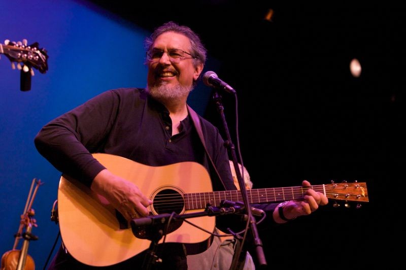 David Bromberg, who owns his own violin shop, fittingly performs at Randy's Pickin' Parlor this weekend.