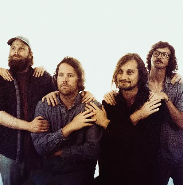 bandpage-futurebirds_-_photo_credit_-_angelina_castillo.jpg