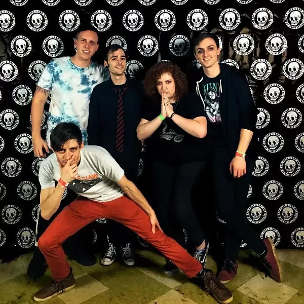 bandpage-cryliner.jpg