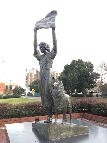 The Waving Girl, by Felix de Weldon - PHOTO BY JIM MOREKIS