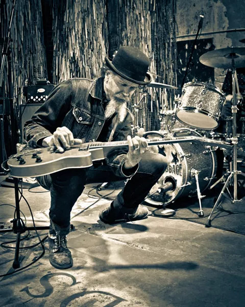 PHOTO BY JON WAITS