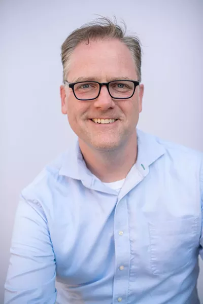 chris_bass1.jpg
