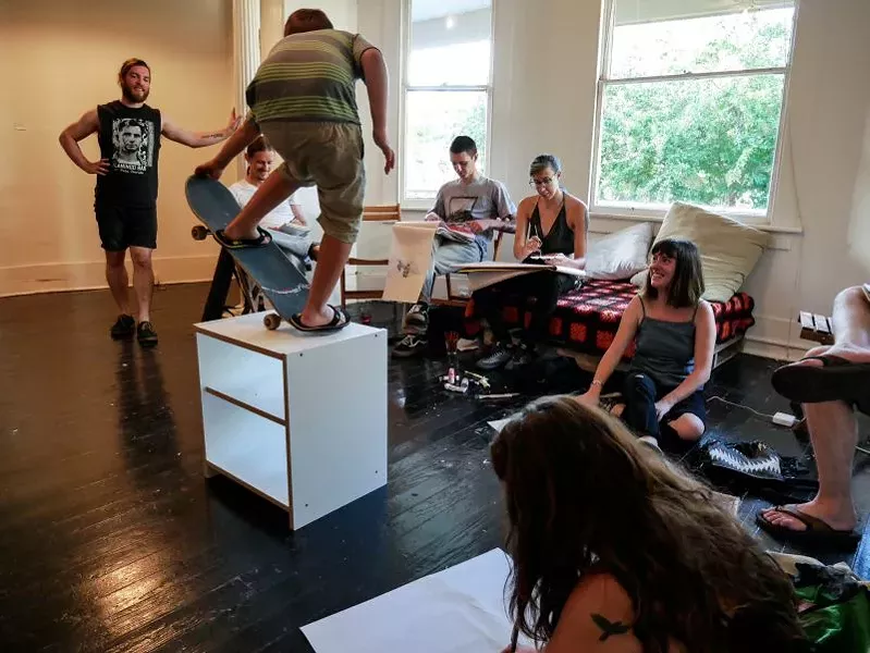 Local artists and community members met for a live drawing session at the Savannah Artist Collective during the group’s third meeting. - PHOTOS BY LOGANN FINCH