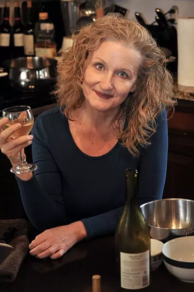 Malinda Davis Smith as Shirley Valentine