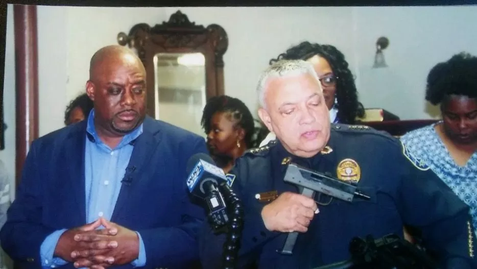 community-gunbuyback2-19.jpg