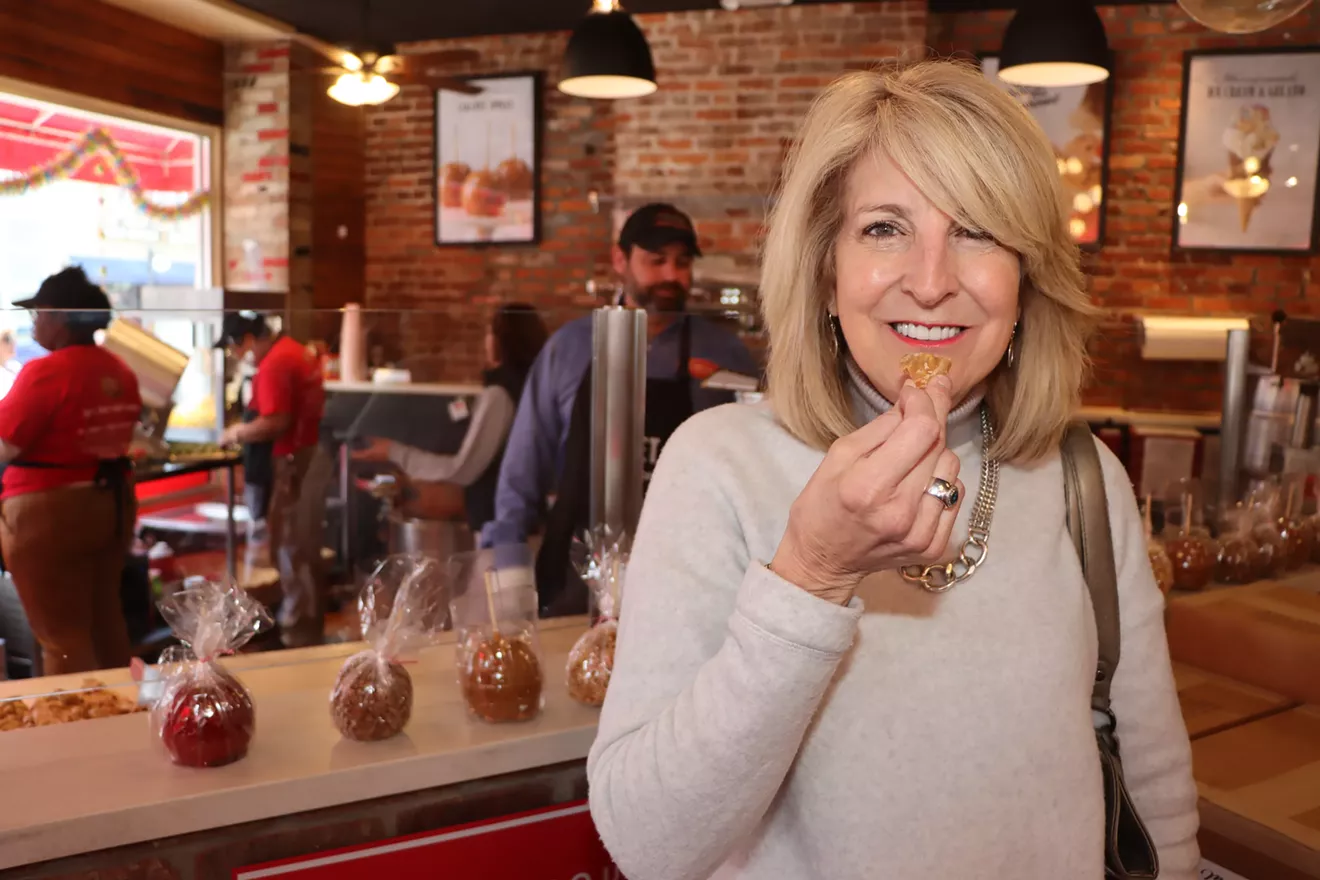 PHOTOS: River Street Sweets kicks off 50th Anniversary year with ribbon cutting on Broughton St. store - Vimarsana News