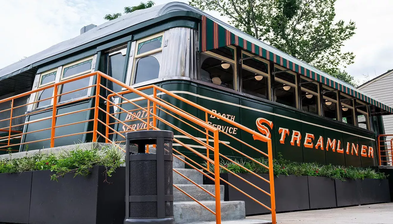 FARM TO STREAMLINER TABLE: Strange Bird refuses to be pigeonholed in vintage Victorian District diner - Vimarsana News