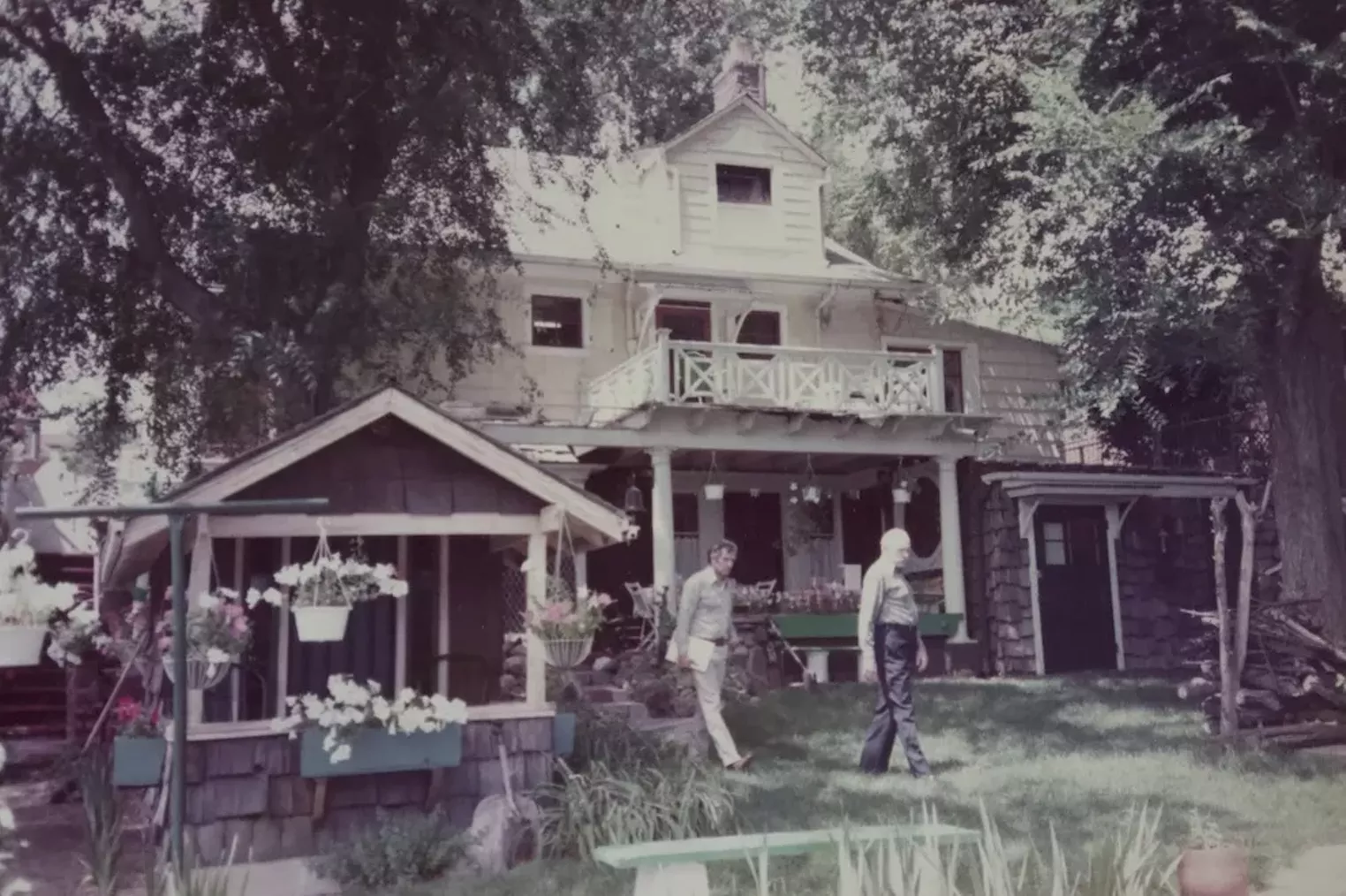 Photos: Tour the Legendary Barnum House - Vimarsana News