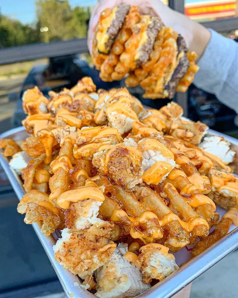 The Chicken Thunder Fries may give you thunder thighs but it's worth it. - PHOTO BY MARISSA@HOUSTONHOTSPOTS