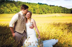 Leah Petty & Ryan Harris at Reichert’s Barn, Bluff Springs. - PHOTO BY TIFFANY & STEVE OF WARMOWSKI PHOTOGRAPHY