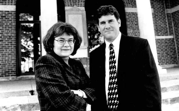Bill Clutter with attorney Kathy Saltmarsh outside the Clark County courthouse in Marshal for a post-conviction petition hearing on Steidl’s case in 1998. - PHOTO BY GINNY LEE