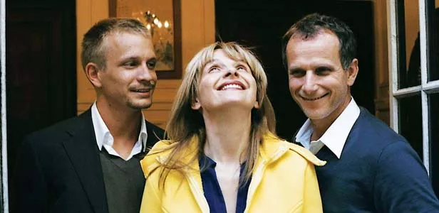 Summer Hours stars Juliette Binoche, familiar to American moviegoers from her work in The English Patient, Chocolat and Dan in Real Life.