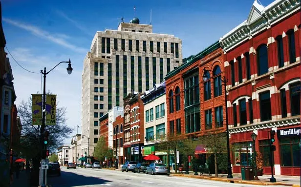 Sixth Street between Monroe and Adams exemplifies the “books-on-a-shelf” model of development that pedestrians find pleasing. - PHOTO BY PATRICK YEAGLE