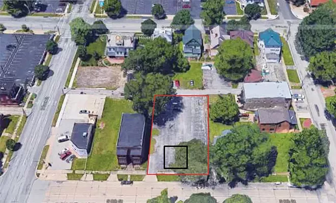 Square at center of photo shows the proposed location of the cottage replica in the block south of the Lincoln Home Neighborhood. Elijah Iles house is at upper left.