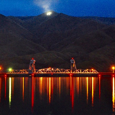 Snake river, Interstate bridge, Christmas star on the Lewiston hill. December 24, 2018. Photo by Mike Gutgsell