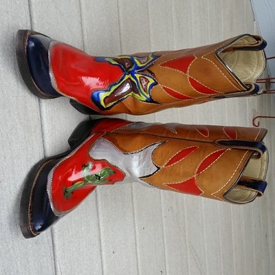 Hand painted cowboy boots. Photo by Lois Wildman.