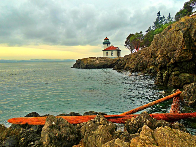 Lighthouse at Lime Kiln Point State Park