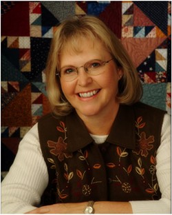 Peggy presents for Patchin' People: Oregon quilter featured for Fall Festival