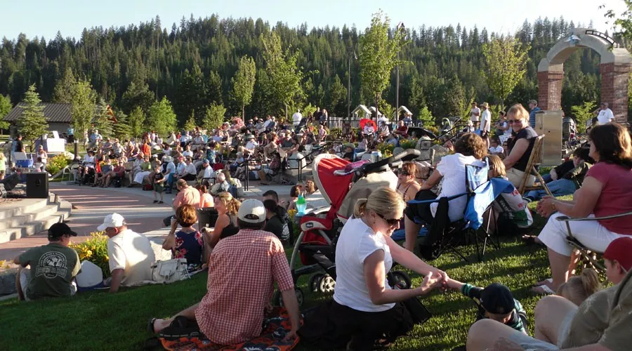 Events Summer Outdoor Movie And Concert Series Bloglander