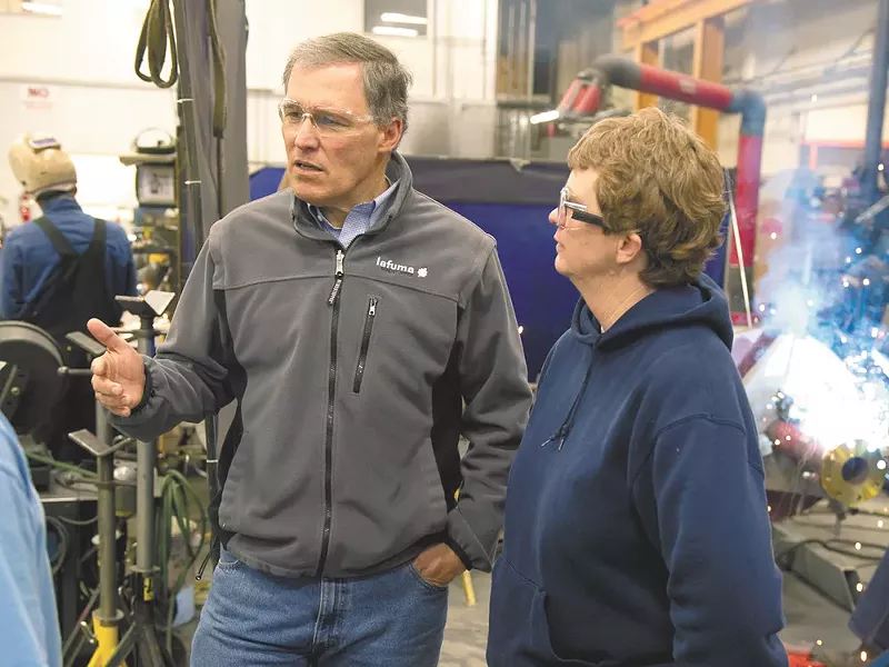 Jay Inslee visits MacDonald-Miller’s shop. The West Side contractor is a leader in energy-efficient construction.