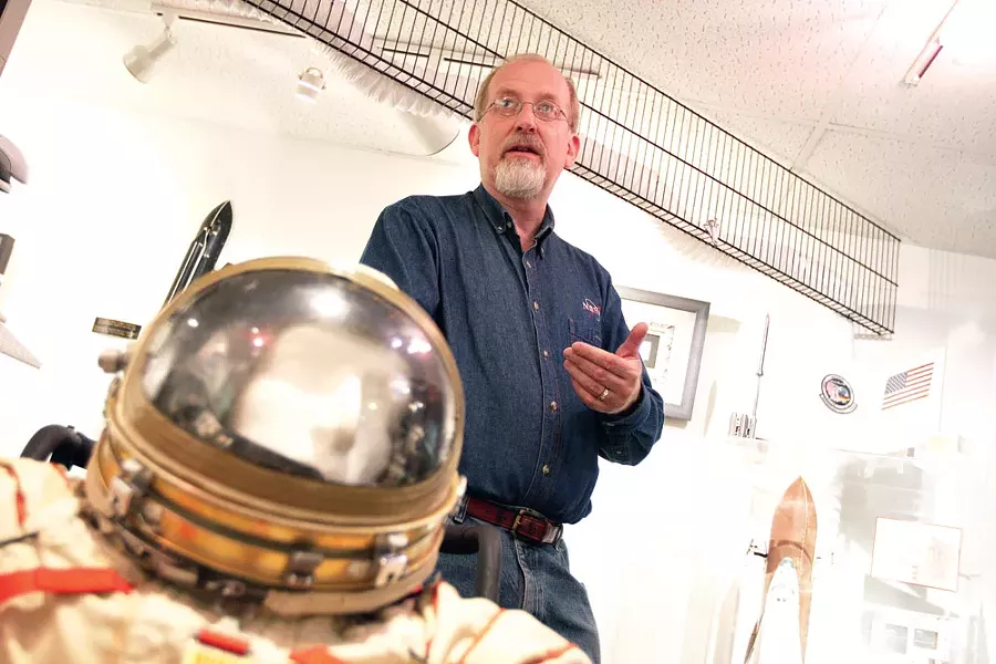 Solar System Ambassador Joe Bruce - YOUNG KWAK