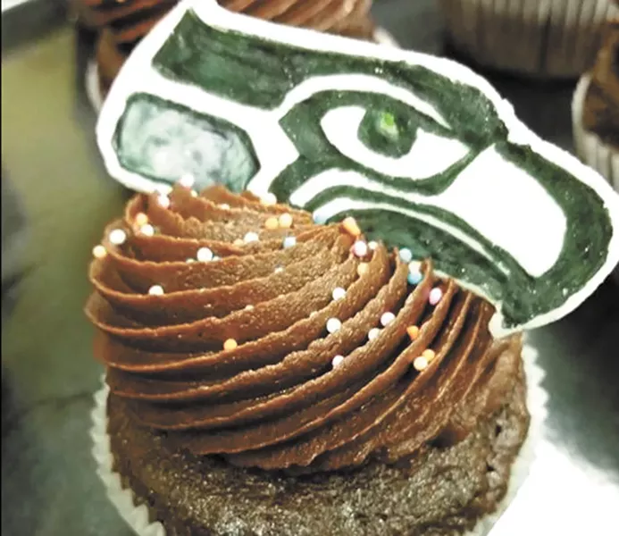 Sweet Mutiny adds a little 12th Man flair to a recent batch of cupcakes.