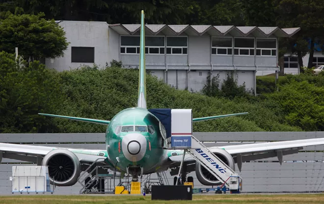 Boeing to hire workers in Moses Lake, Trump wants to detain migrant families indefinitely, and other morning headlines